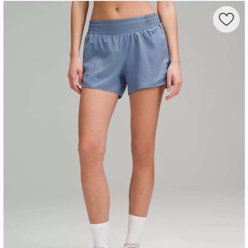 NWOT Lululemon High- Rise Hotty Hot 4” lined short